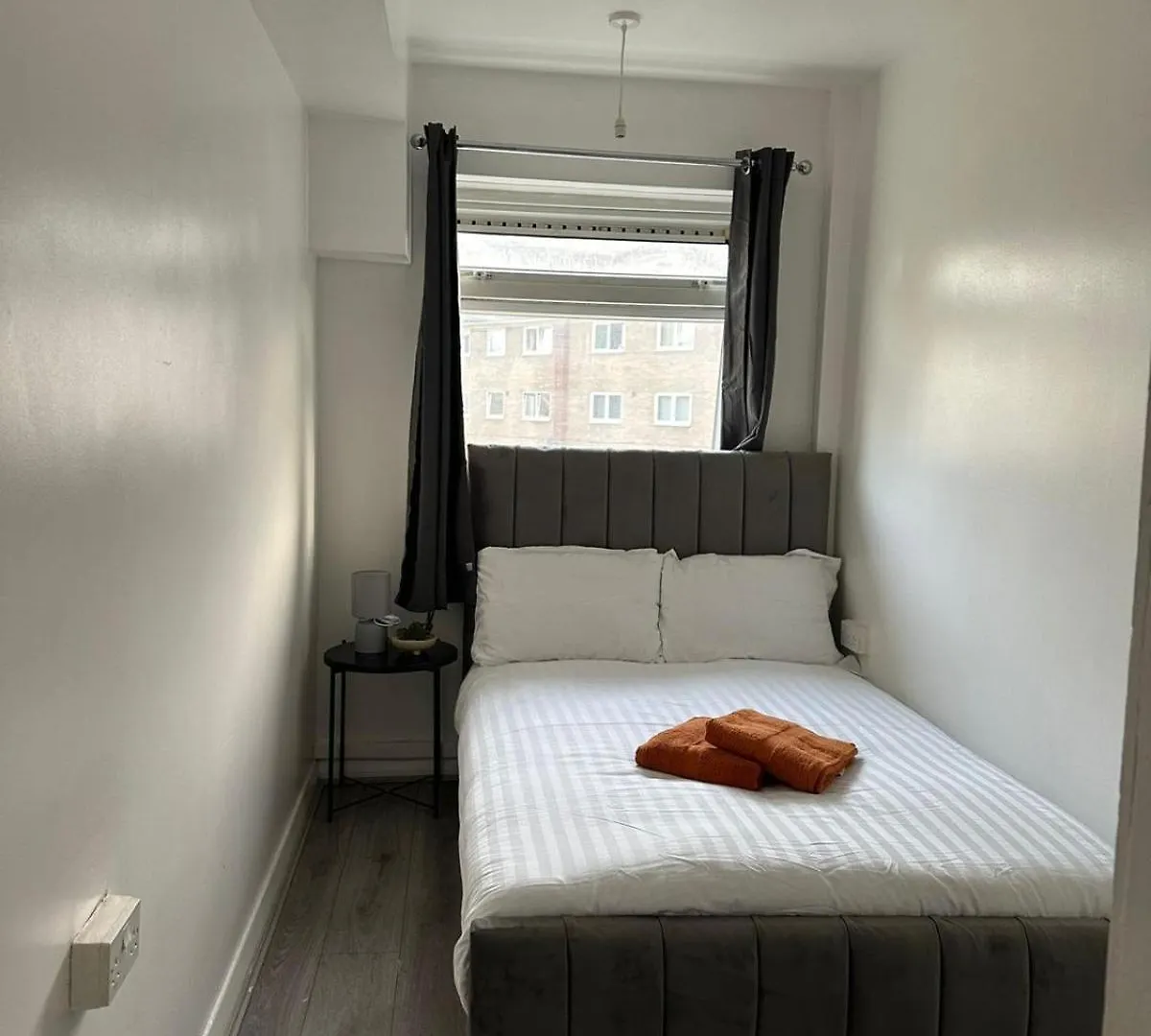 Stunning 3Bedroom Flat In Bethnal Green- 3Mins Away From Underground Station London 0*,