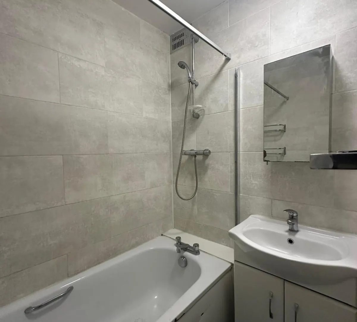 Stunning 3Bedroom Flat In Bethnal Green- 3Mins Away From Underground Station London Apartment